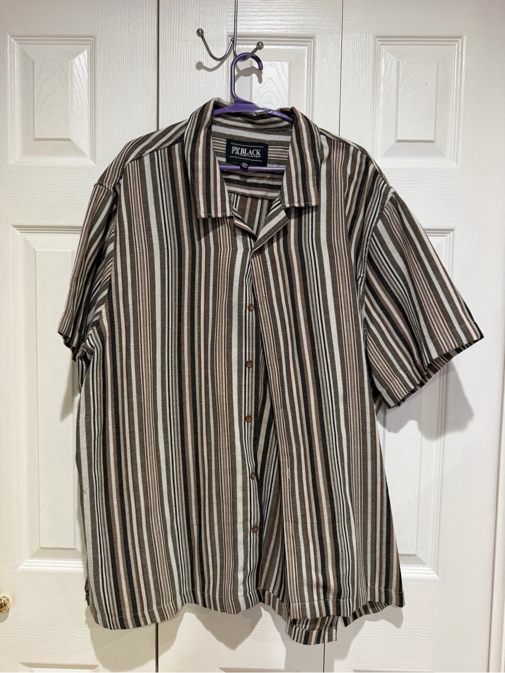 Black Men's Vertical Stripe Short-Sleeve Button-Down Shirt